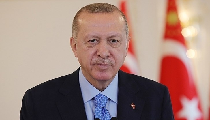 Турският президент Реджеп Тайип Ердоган заяви днес, че е наредил на министерството на външните работи да обяви за персона нон грата 10 посланика