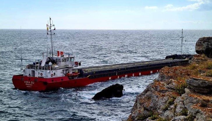 Корабът е спрял да потъва, а в района няма замърсяване, съобщиха българските власти