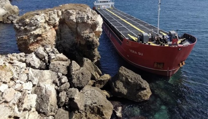 Никъде около кораба няма разлив на гориво и смазочни материали, както и останки от товара