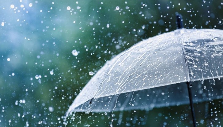 Силни валежи от дъжд в почти цяла България очакват синоптиците за петък