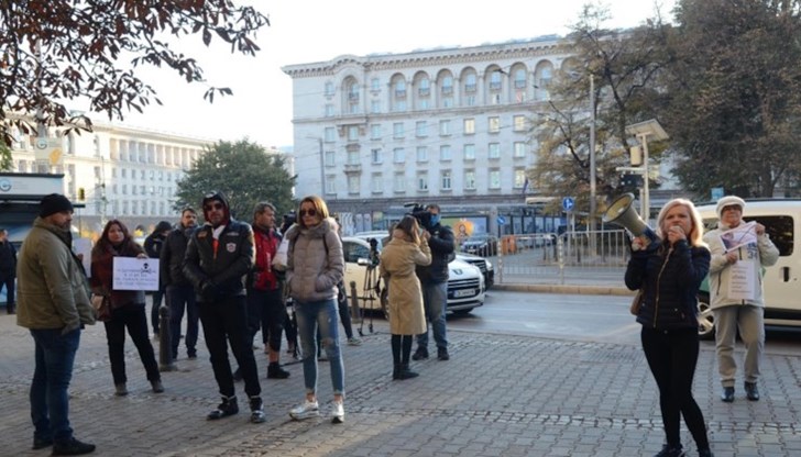 Организаторите на проявата смятат, че училищата у нас отново са пред затваряне