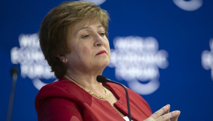 Решението е било взето вчера след разглеждане на обвиненията за предполагаем натиск върху служители на Световната банка да променят данни по начин, облагодетелстващ Китай Решението е било взето вчера след разглеждане на обвиненията за предполагаем натиск върху служители на Световната банка да променят данни по начин, облагодетелстващ Китай