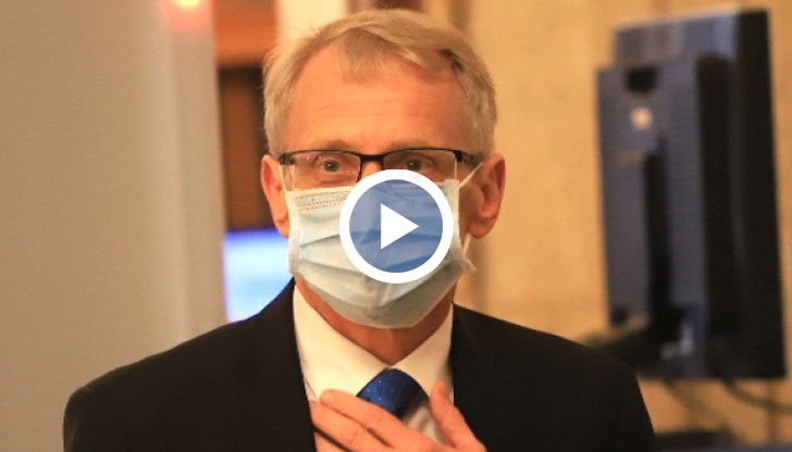 Имаше опит за удар, благодаря на полицията, заяви министър Денков по повод инцидента на днешните протести