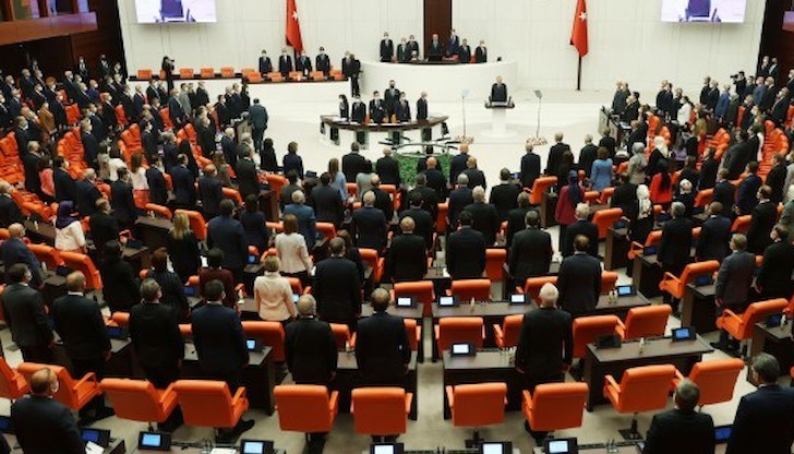 Ратификацията бе извършена три седмици преди световната конференция под егидата на ООН за климата в Глазгоу Ратификацията бе извършена три седмици преди световната конференция под егидата на ООН за климата в Глазгоу