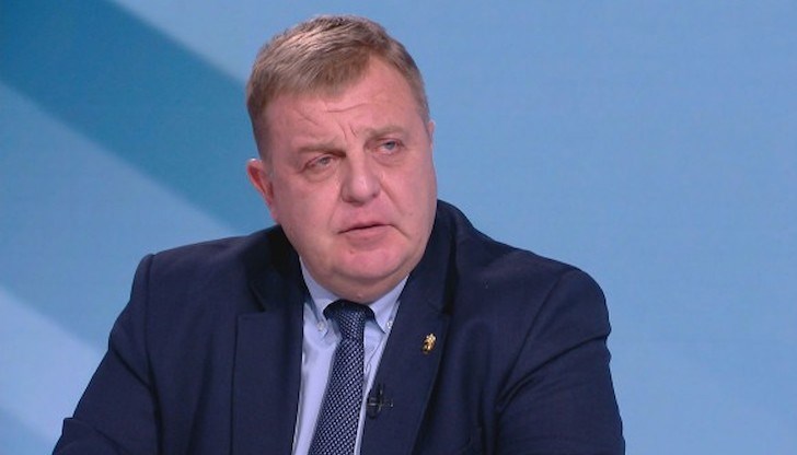 Според лидера на ВМРО, Петков умишлено е нарушил Конституцията.