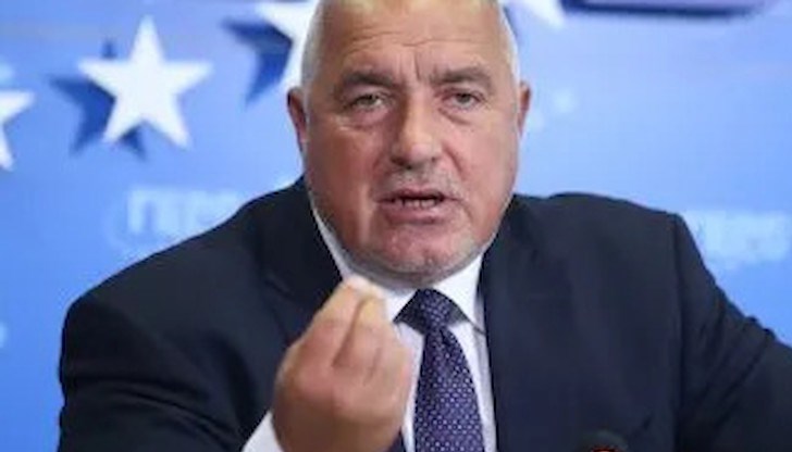 Борисов наистина вярва, че чевръсти човечета манипулират електронния вот
