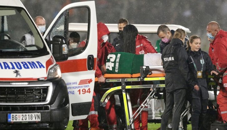 Маркус Сепик се строполи на земята, след което бе откаран в болница