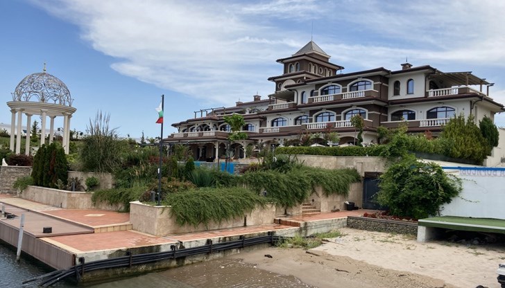 Плащат над 70 000 лева Плащат над 70 000 лева