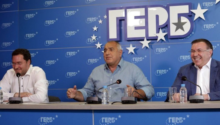 По-рано днес Христо Иванов обвини ГЕРБ и ДПС в опит да саботират регистрацията им в няколко района в страната