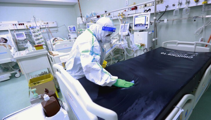 Всички отделения на болниците в Букурещ са препълнени от пациенти с COVID -19 Всички отделения на болниците в Букурещ са препълнени от пациенти с COVID -19