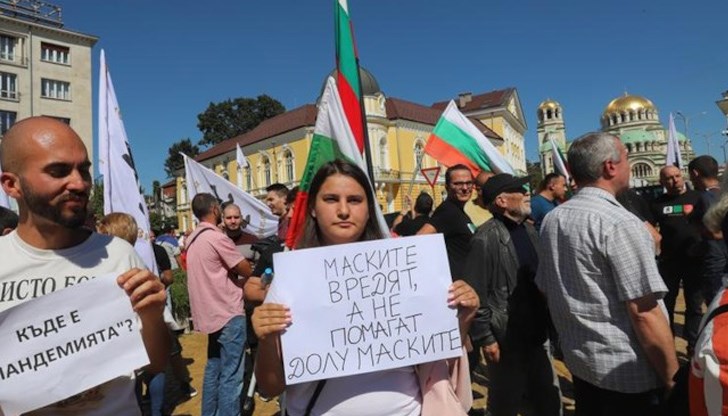 Но за какво точно им е твоята свобода, младежо с Възрожденското знаме?