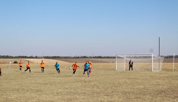 ​Стадион "Спартак" бе открит с футболна среща