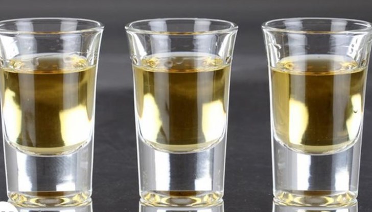 Мнозина са чували думата „шнапс“. За българското ухо тя означава само едно: ракия