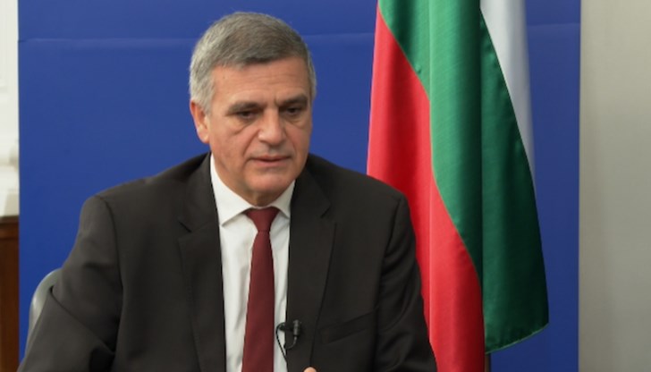 Задължителна ваксинация няма и няма да има у нас, каза още премиерът