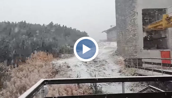 На Безбог в Пирин се натрупа лека снежна покривка