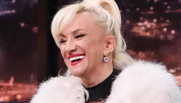 Туморът е отстранен, очаква се певицата да започне да се възстановява Туморът е отстранен, очаква се певицата да започне да се възстановява