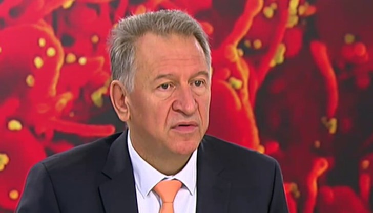 Стойчо Кацаров: Не очаквайте от МЗ да ви ваксинира