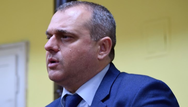 Искрен Веселинов си е направил отвод като номинация за водач на листата на патриотите за Русенски район Искрен Веселинов си е направил отвод като номинация за водач на листата на патриотите за Русенски район