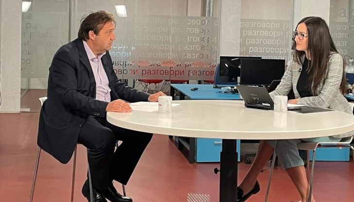 "Няма проектиран пътен възел и няма решение на пътния възел между АМ „Хемус“ и пътя от Русе към Велико Търново", разкри Иван Шишков