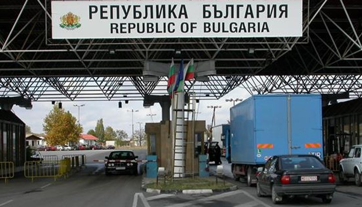 По 300 евро от човек е получил българин, продал на двама мароканци документи за самоличност По 300 евро от човек е получил българин, продал на двама мароканци документи за самоличност