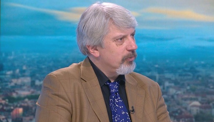 „Вече не казвам публично дългосрочните прогнози, защото хората псуват, заплашват. Заплахите са вербални и са всеки ден“, каза Витанов „Вече не казвам публично дългосрочните прогнози, защото хората псуват, заплашват. Заплахите са вербални и са всеки ден“, каза Витанов