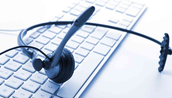 Зигфрид Бер е само една от жертвите на група измамници в интернет, която е действала главно от България. Един от „мозъците“ на групата е бил израелецът Гал Барак, по-известен с прозвището „Вълкът от София“