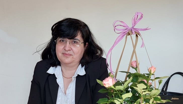 "Тази сутрин дойде пациентка с COVID за хоспитализация и направи инсулт, още докато стъпи в клиниката", разказва д-р Денчева