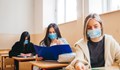 МОН: Учениците със зелен сертификат се връщат в клас