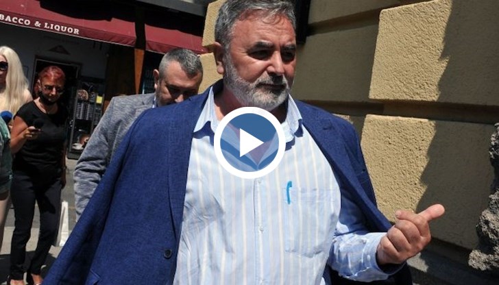 Преди близо месец главният държавен здравен инспектор се самоизолира заради съмнения за коронавирус