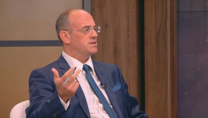 По думите му най-много до пет години бюджетите за култура, образование и наука трябва минимум да се удвоят