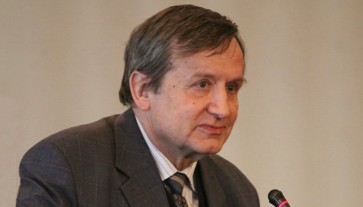 Не бива да се увличат и да отстъпват в разговорите със Скопие в името на някаква европейска перспектива на Западните Балкани