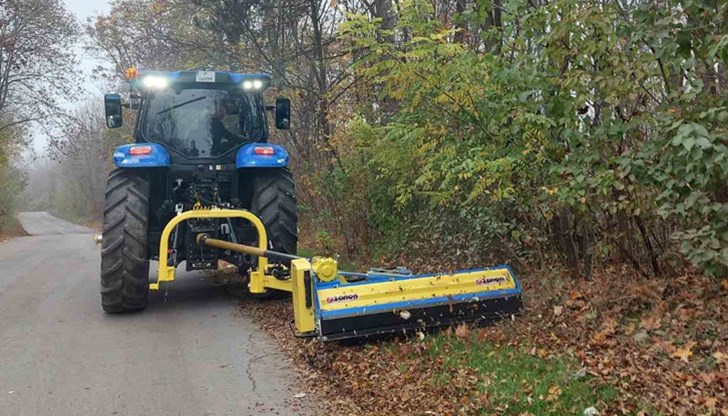 С още една нова машина продължава дейността си общинското предприятие „Паркстрой“ С още една нова машина продължава дейността си общинското предприятие „Паркстрой“