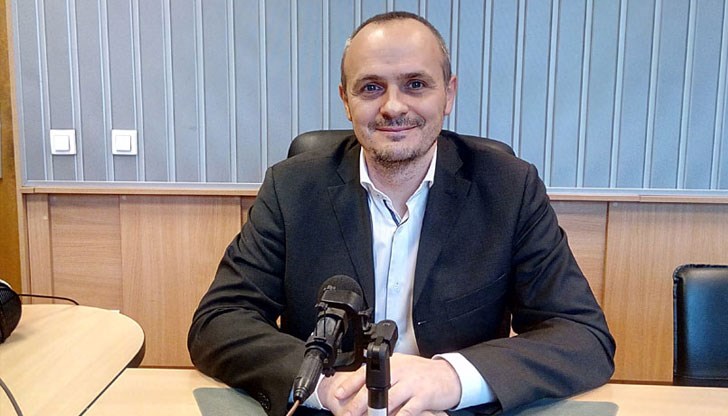 По-вероятно е да има нови избори, отколкото да се прояви някакъв базисен инстинкт за самосъхранение и здрав разум, заяви политологът