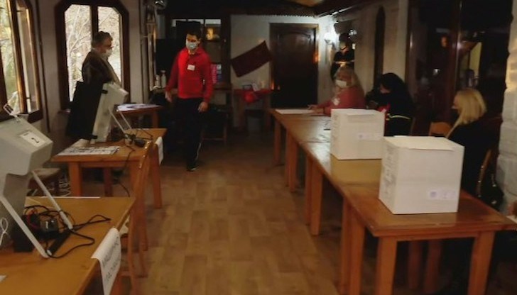 Там ще гласуват 1260 гласоподаватели Там ще гласуват 1260 гласоподаватели