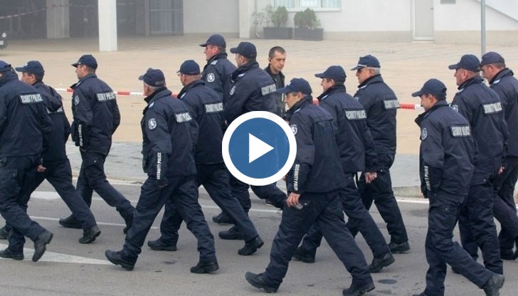 По-рано днес се появи информация, че той се е барикадирал в дома си, но се оказва, че е избягал