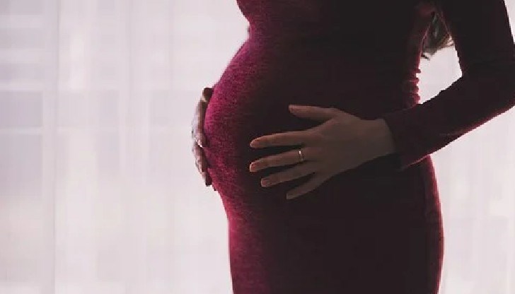 Най-големият риск за плода по време на бременността е, ако майката се разболее тежко от Ковид-19, което може да предизвика преждевременно раждане