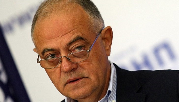 Коалиция "Демократична България" с две лидерски оставки днес Коалиция "Демократична България" с две лидерски оставки днес