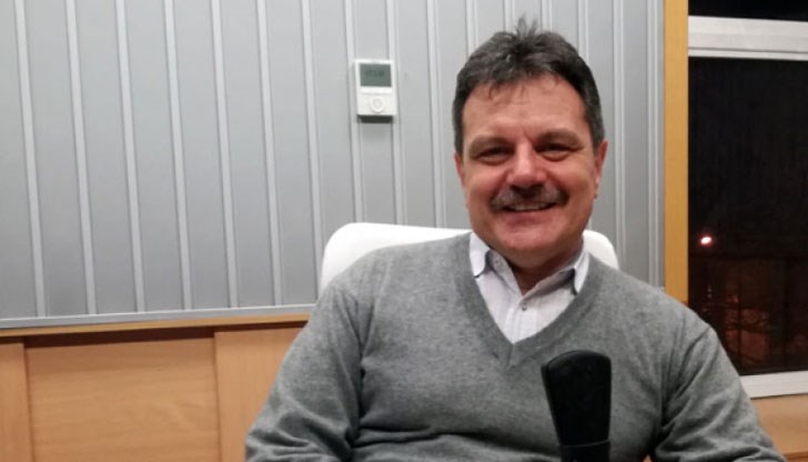 Той е 5 пъти по-заразен от варианта "Делта", обясни пулмологът