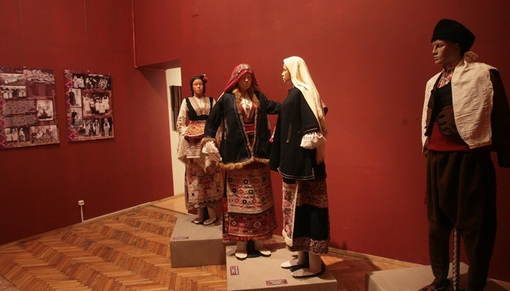 Музеите, по-специално историческите музеи, са един естествен образователен център за бъдещите и настоящи екскурзоводи, както и за техните работодатели – туроператорите. Уви, този потенциал стои дълбоко нереализиран Музеите, по-специално историческите музеи, са един естествен образователен център за бъдещите и настоящи екскурзоводи, както и за техните работодатели – туроператорите. Уви, този потенциал стои дълбоко нереализиран