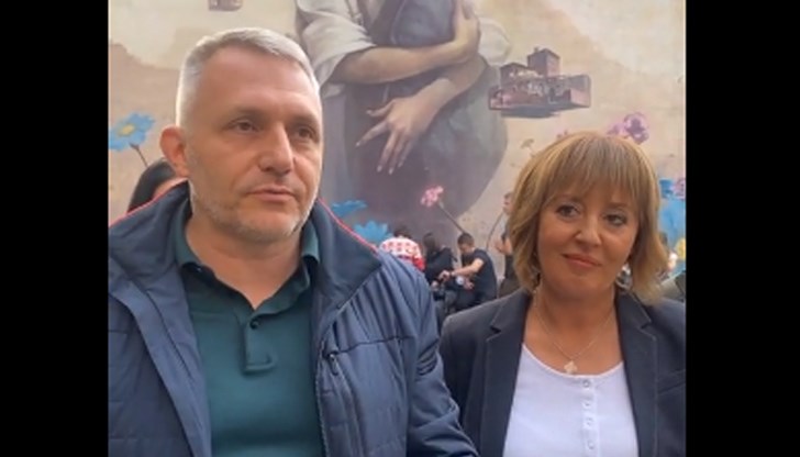 Хаджигенов и Манолова от "Изправи се. БГ! Ние идваме!" коментираха опасенията на ГЕРБ, че нелегални машини ще се използват за вота Хаджигенов и Манолова от "Изправи се. БГ! Ние идваме!" коментираха опасенията на ГЕРБ, че нелегални машини ще се използват за вота