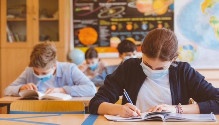 Здравното и образователното министерства обсъждат вариант за употребата на друг вид тестове за учениците от гимназиалния етап.