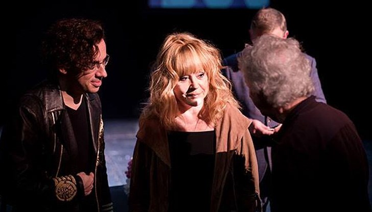 Днес Алла е на 72 години, а съпругът й - на 45