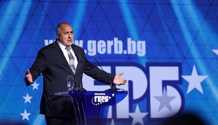 С грубия си, нерядко нецензурен език, с арогантното си до непоносимост поведение, със сеенето на хаос и анархия, на злобни и злостни прокоби - започна да прави откровени и отровни опити да прегърне всички свои опоненти С грубия си, нерядко нецензурен език, с арогантното си до непоносимост поведение, със сеенето на хаос и анархия, на злобни и злостни прокоби - започна да прави откровени и отровни опити да прегърне всички свои опоненти