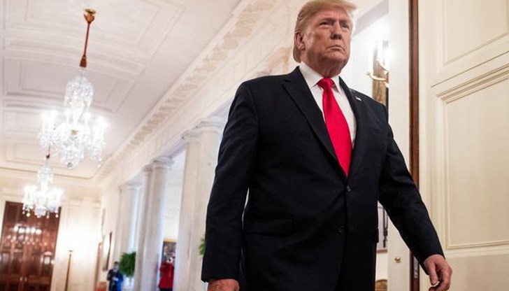 Експерти по етика призоваваха Тръмп да продаде хотела и други свои бизнес начинания, преди да встъпи в длъжност