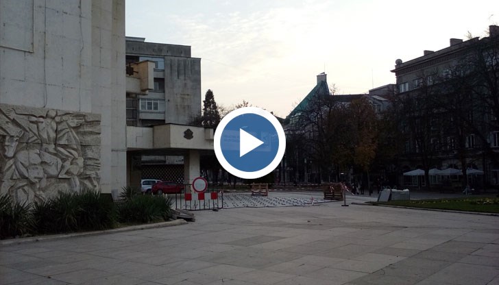 Процесът е отнел 15-на минути благодарение на наета от управата автовишка