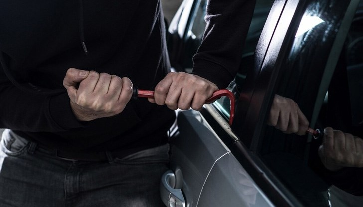 Мъжът е задържан по реда на ЗМВР за срок до 24 часа Мъжът е задържан по реда на ЗМВР за срок до 24 часа