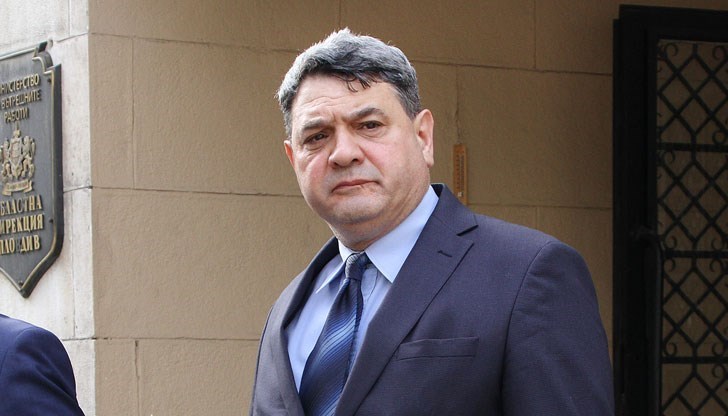 Главният секретар на МВР Петър Тодоров  обясни, че от първи до шести лот авансово са раздадени 696 милиона лева