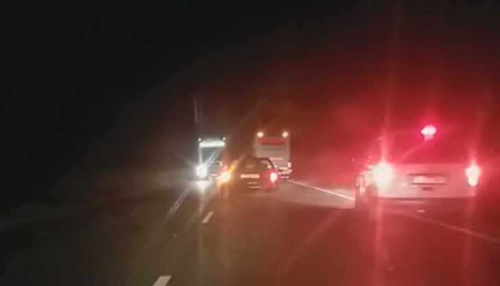 22-годишна шофьорка е навлязла безпричинно в насрещната лента и се е блъснала в „Ауди“
