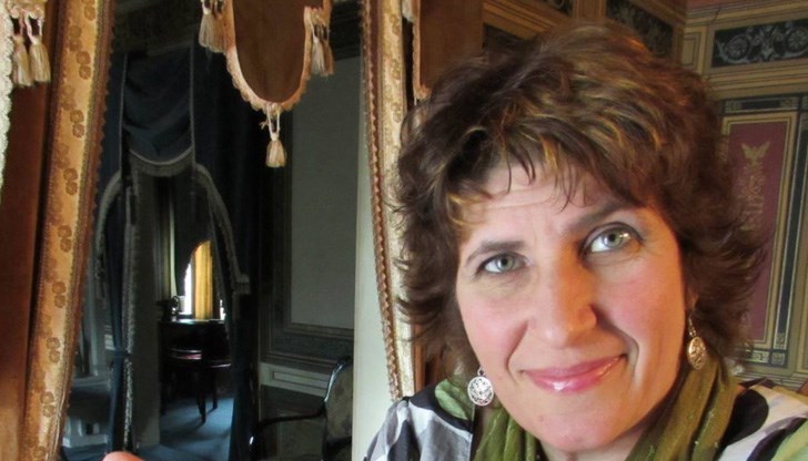 Десислава Тихолова е от онези жени, за които каквото и да кажеш - малко ще е