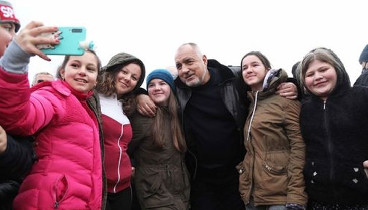 Кажи бе, друже, защо продължаваш да гласуваш за Мутрата? Кажи бе, друже, защо продължаваш да гласуваш за Мутрата?